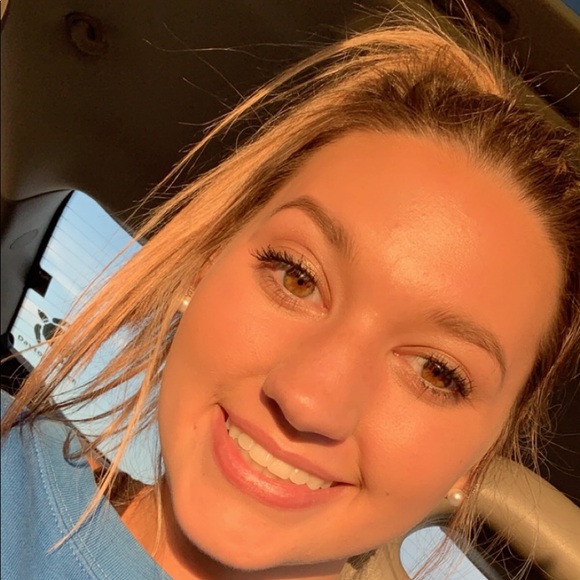 Meet your Posher, Chloe - Picture 1 of 1